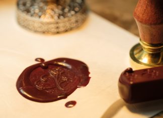 Czym jest niezmienność (immutability) obiektów i kiedy warto z niej korzystać?