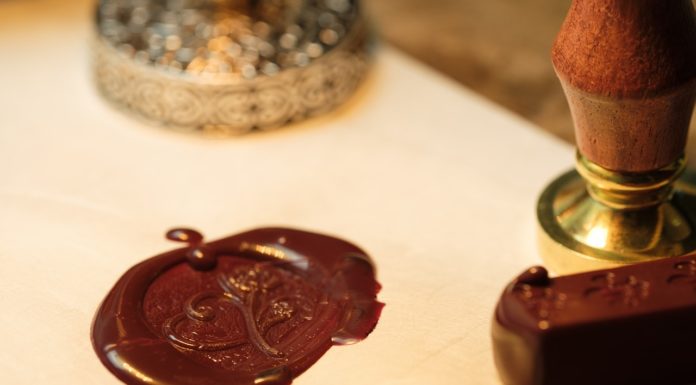 Czym jest niezmienność (immutability) obiektów i kiedy warto z niej korzystać?